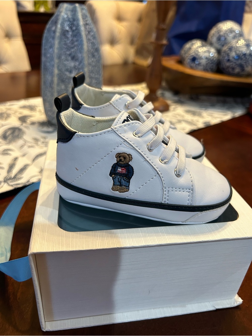 Polo Ralph Lauren white leather baby sneaker with Bear-Embroidered